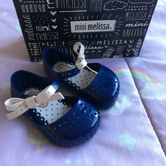 Mini Melissa Shoes - Picture 1 of 3